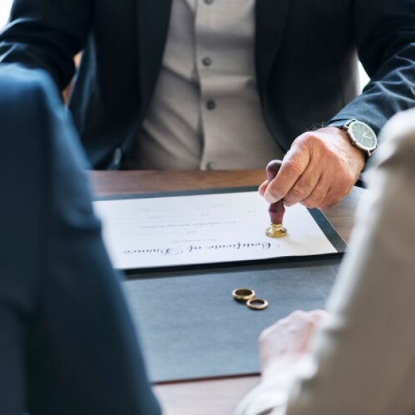 breakup-marriage-couple-with-divorce-certification_53876-14775 breakup-marriage-couple-with-divorce-certification_53876-14775