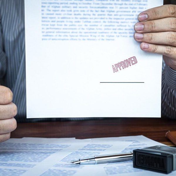 midsection-man-holding-umbrella-table_1048944-23789178 midsection-man-holding-umbrella-table_1048944-23789178